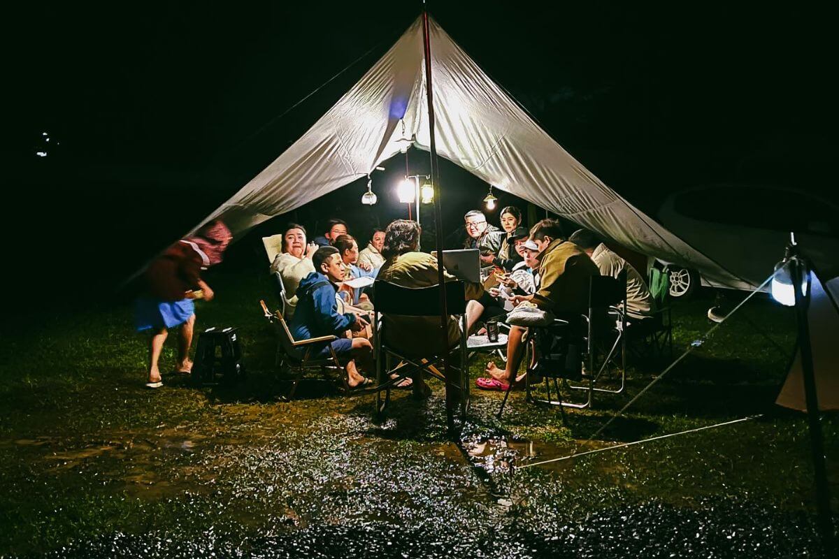 7 Glamping Gear for Rainy Season